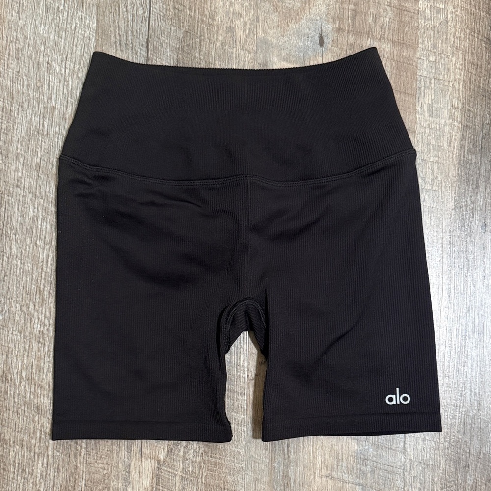 ALO Yoga Women's Black Ribbed Bike Shorts
